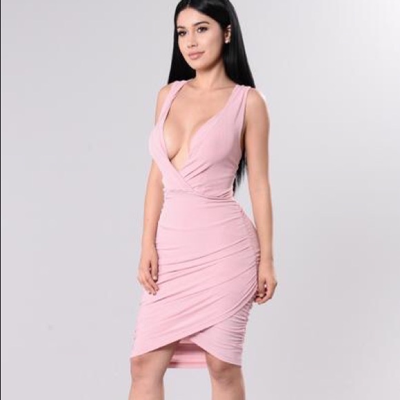 Fashion Nova Dresses & Skirts - Fashion Nova Theia Dress